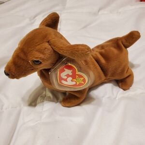 Rare 1995 TY Beanie Baby 'Weenie' the Brown Dachshund with Errors- NWT (4013)